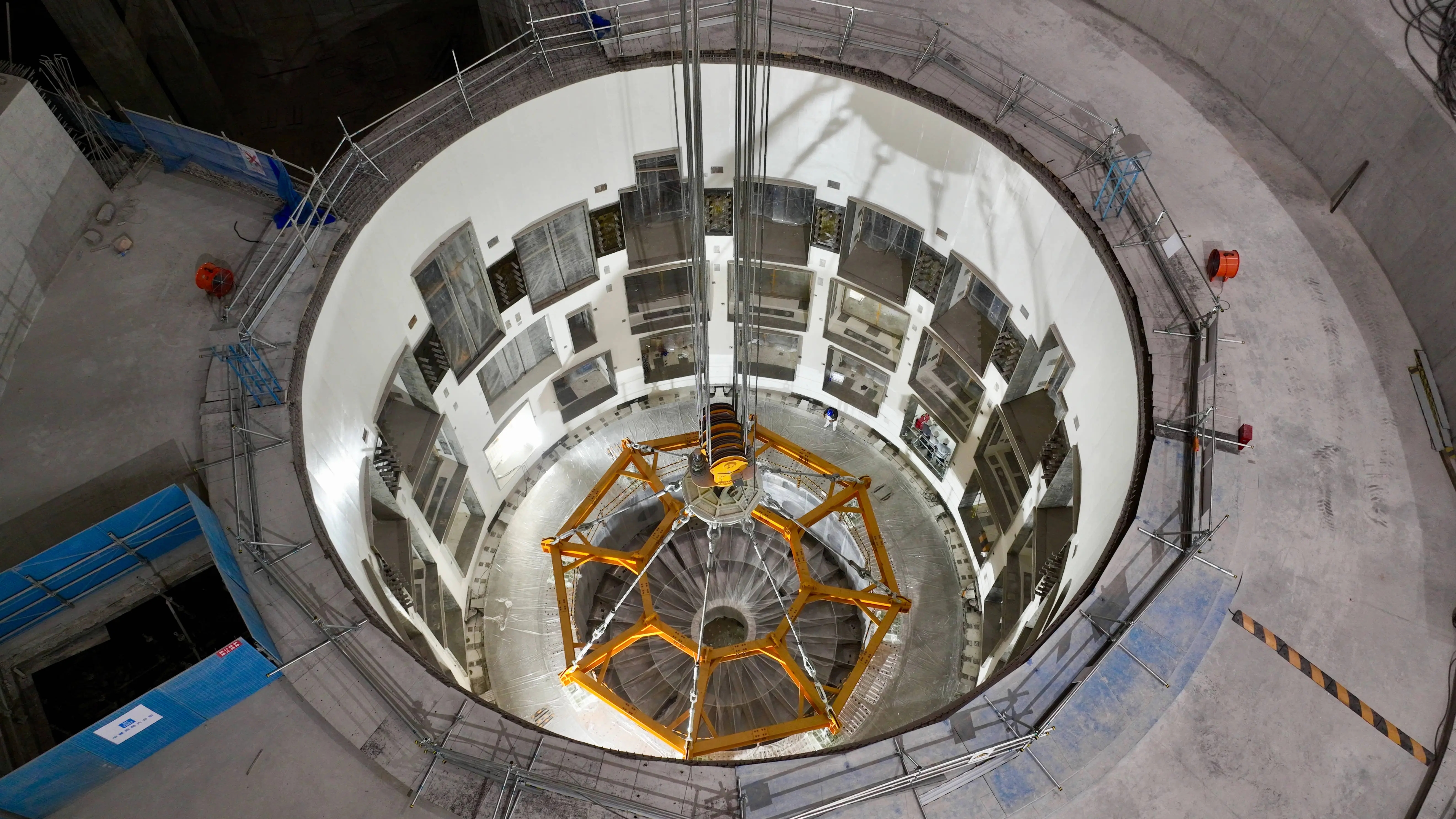 某池式供热堆反应堆厂房抗震结构振动台试验